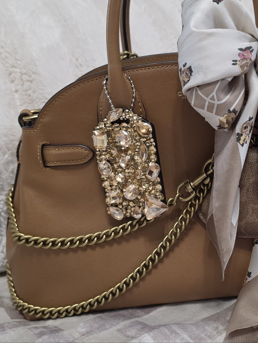 LARGE GOLD SPARKLE HANGTAG